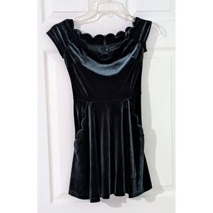 B Darlin Velvet Scalloped Neck Cap Sleeve Fit Flare Mini Dress Green Juniors 1/2